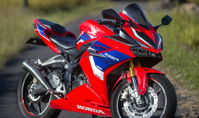 Honda CBR 250RR ABS QS 3color for rent in Bali