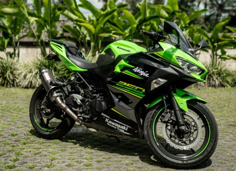 Kawasaki Ninja 250 Fi Special Edition for rent in Bali