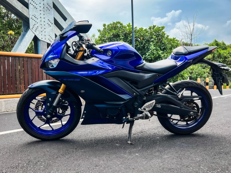 Yamaha R25 Blue for rent in Bali