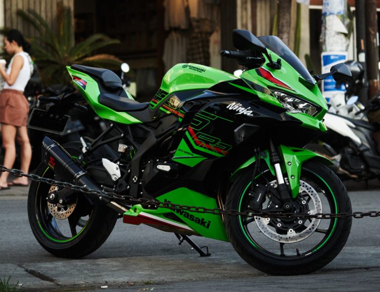 Kawasaki Ninja ZX25RR New ABS 4 cylinders Akrapovic for rent in Bali