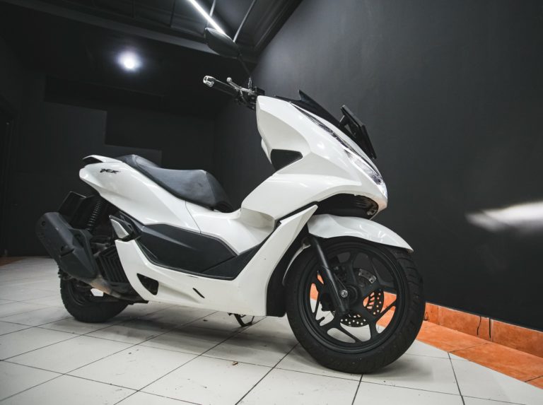 Honda PCX White 150cc for rent in Bali