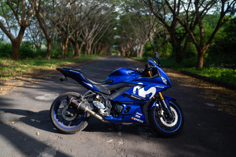 Yamaha R25 Movi Star for rent in Bali