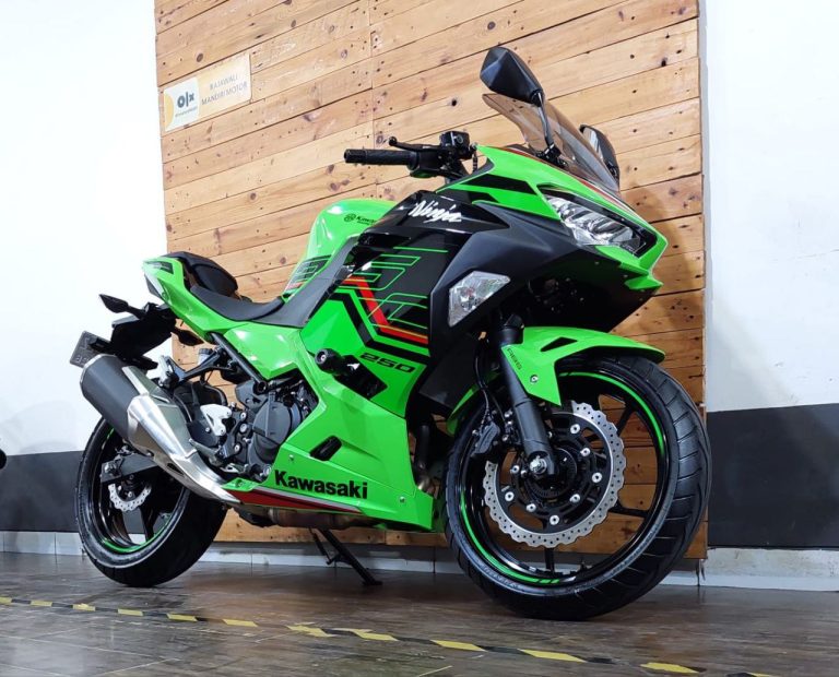 Kawasaki Ninja 250 2024 ABS KEYLESS for rent in Bali