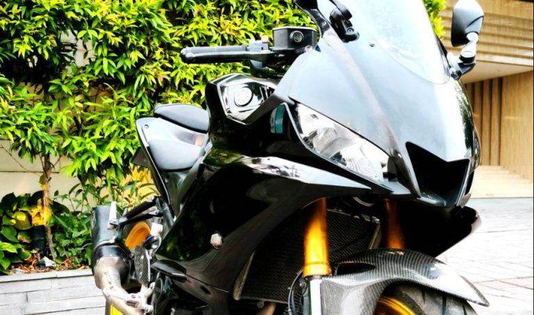Yamaha R3 ABS Black untuk disewa di Bali