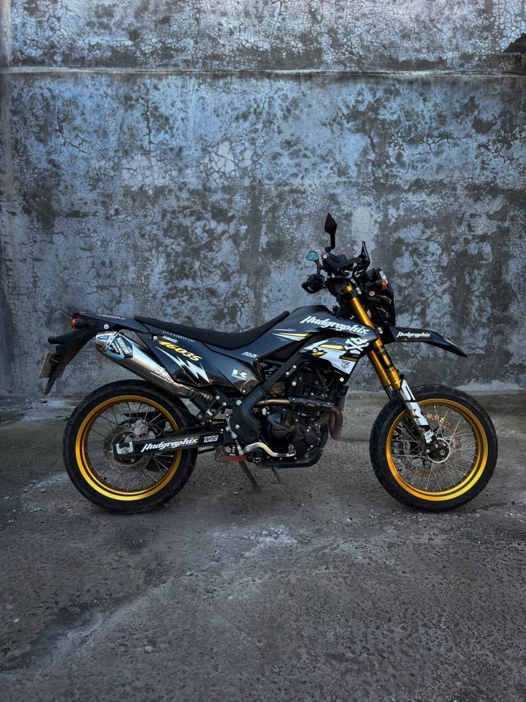 Kawasaki KLX230 SM SE Street for rent in Bali