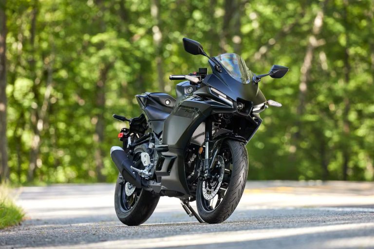 Yamaha R25 NEW 2025 Limited Edition for rent in Bali