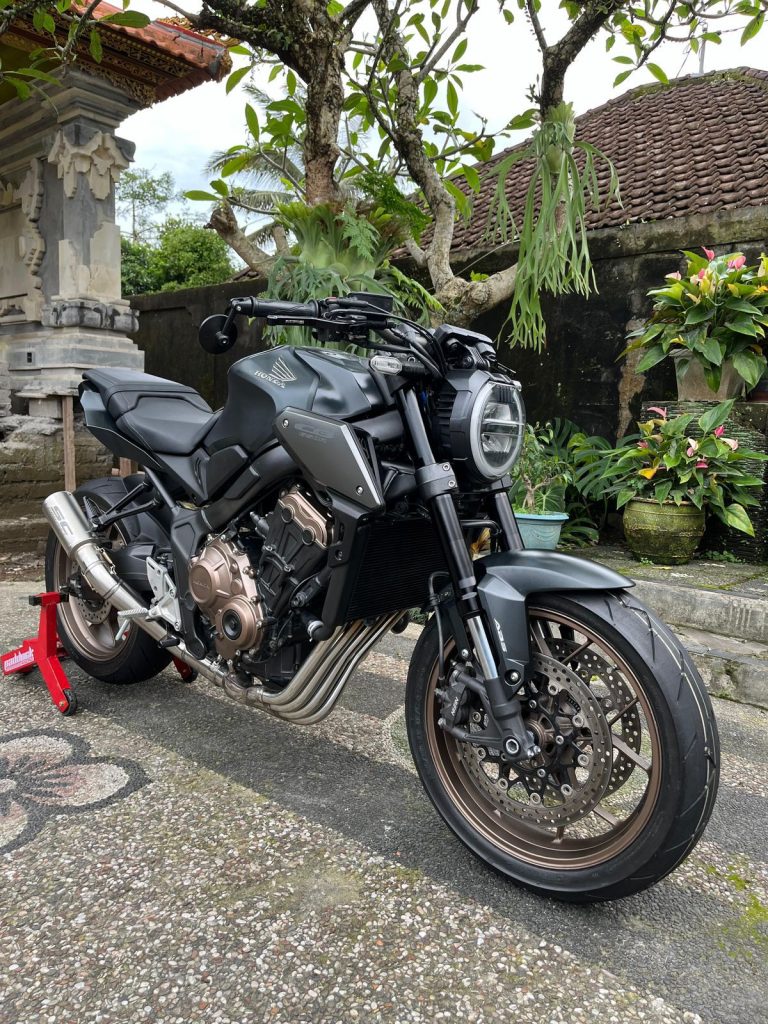 Honda CB650R Neo for rent in Bali