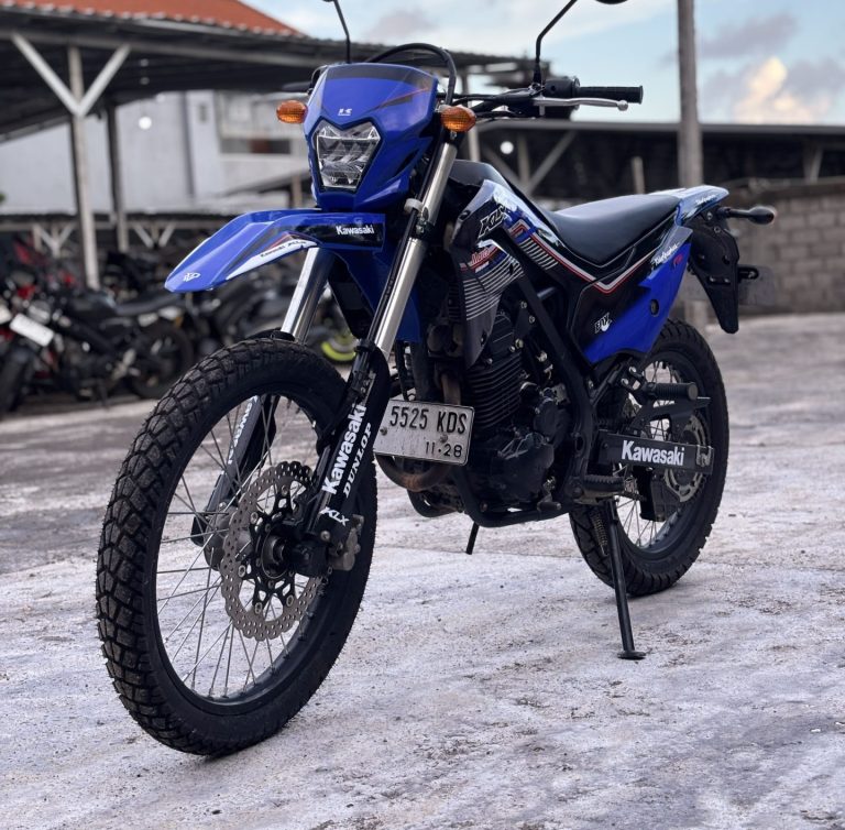 Rent Kawasaki KLX230 Blue for rent in Bali