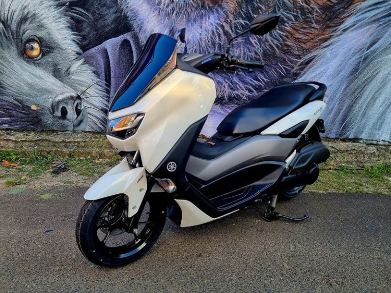 Yamaha NMax White NEO for rent in Bali