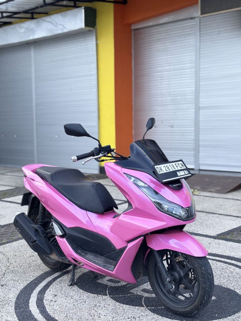 Honda PCX PINK for rent in Bali