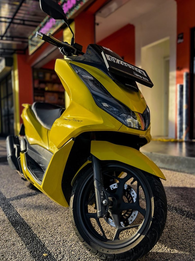 Honda PCX Yellow for rent in Bali
