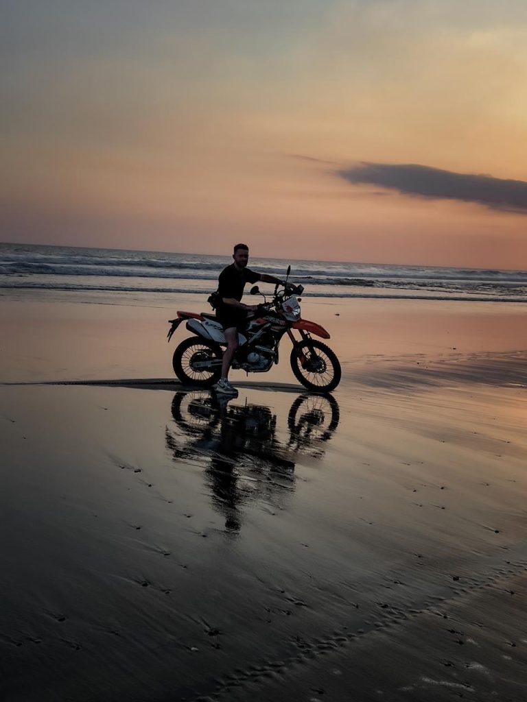 Bike tour dirty bali