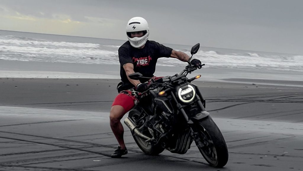 Motorcycle Photo Tour to Black Beach ( Private ) — rent in Bali