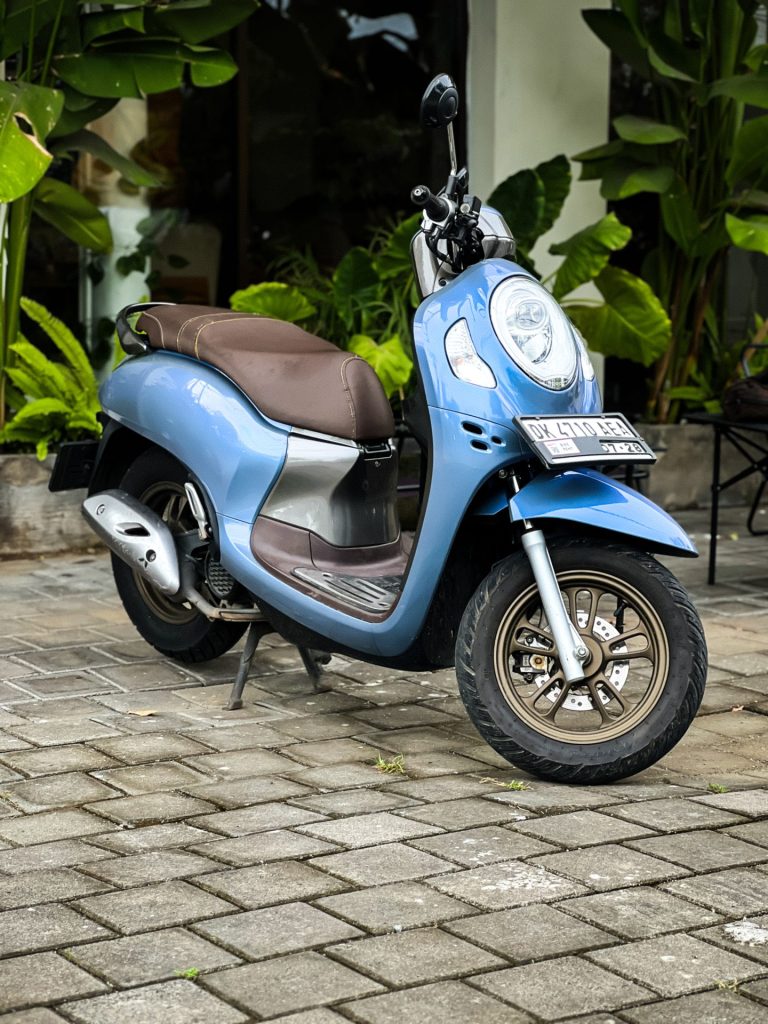 Honda Scoopy Custom color for rent in Bali