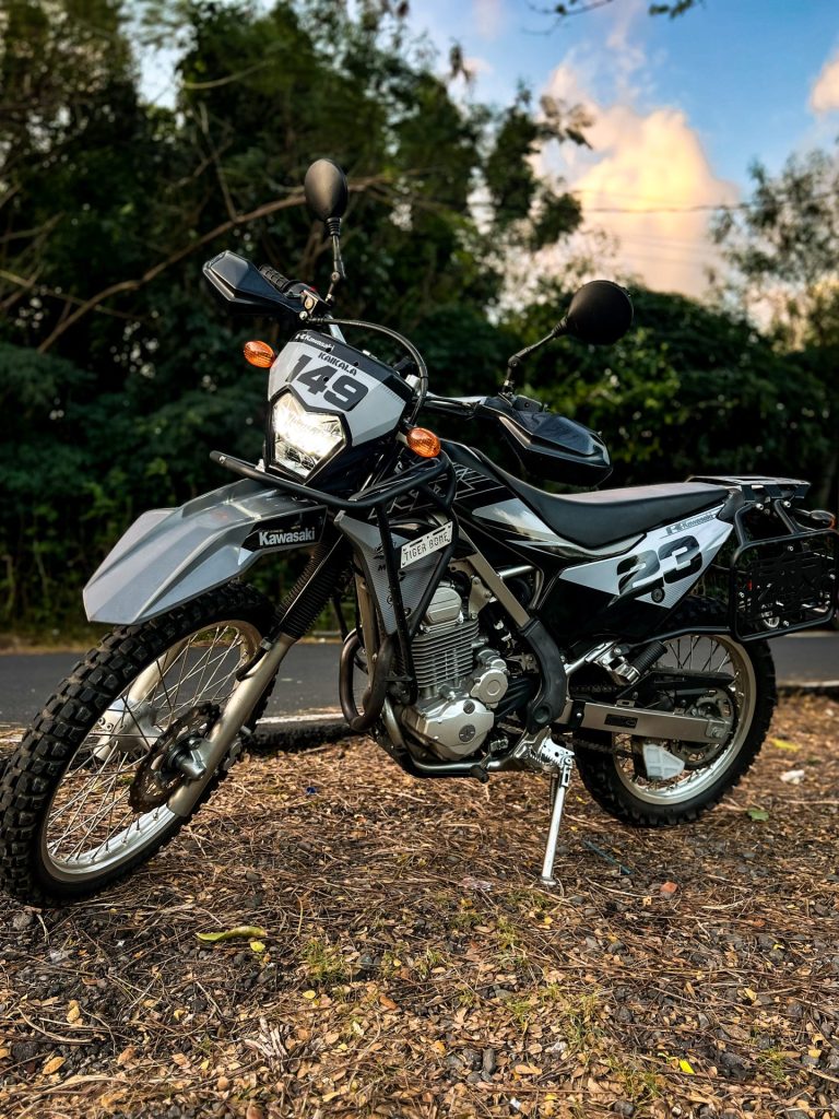 Rent Kawasaki KLX230 SM Enduro للإيجار في بالي